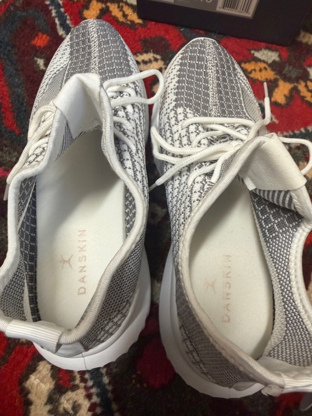 Women's Ecstatic Lace-Up Sneakers Size 10 - Picture 4 of 4